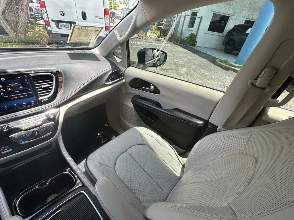 Used 2021 Gray Chrysler Limited image 11