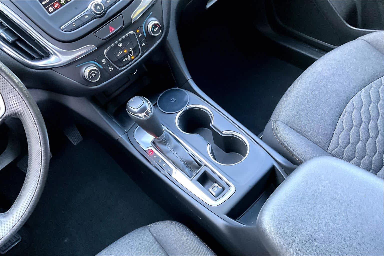 Used 2019 Ivy Metallic Chevrolet LT image 16