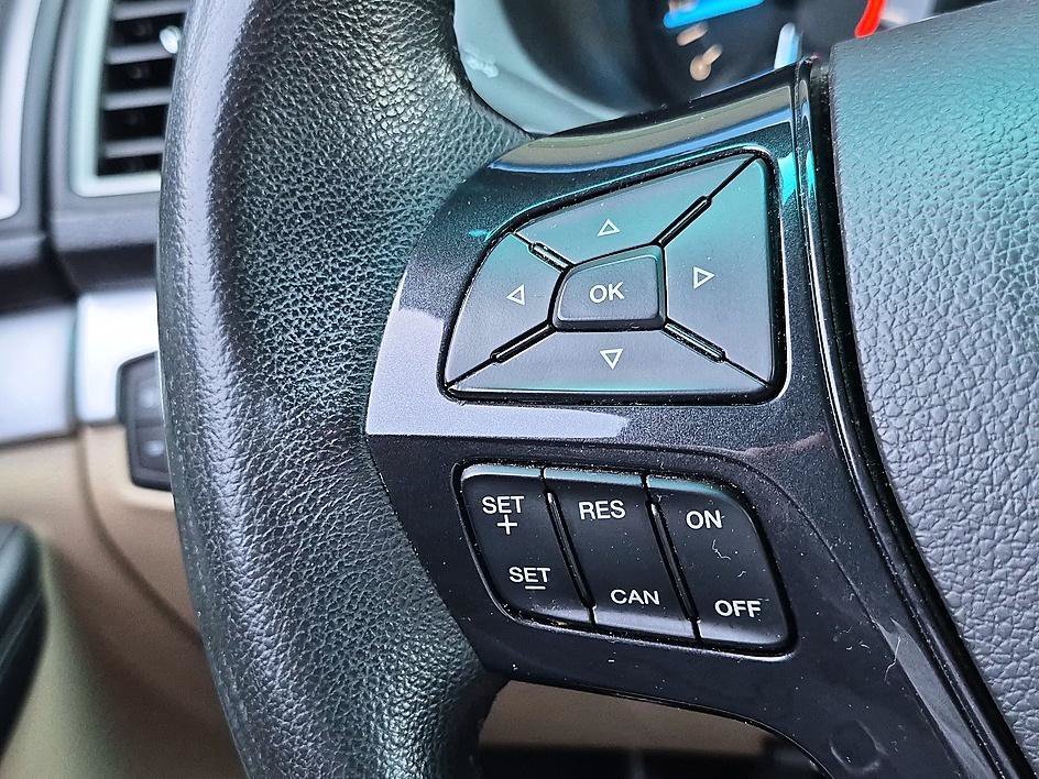 Used 2017  Ford XLT image 17