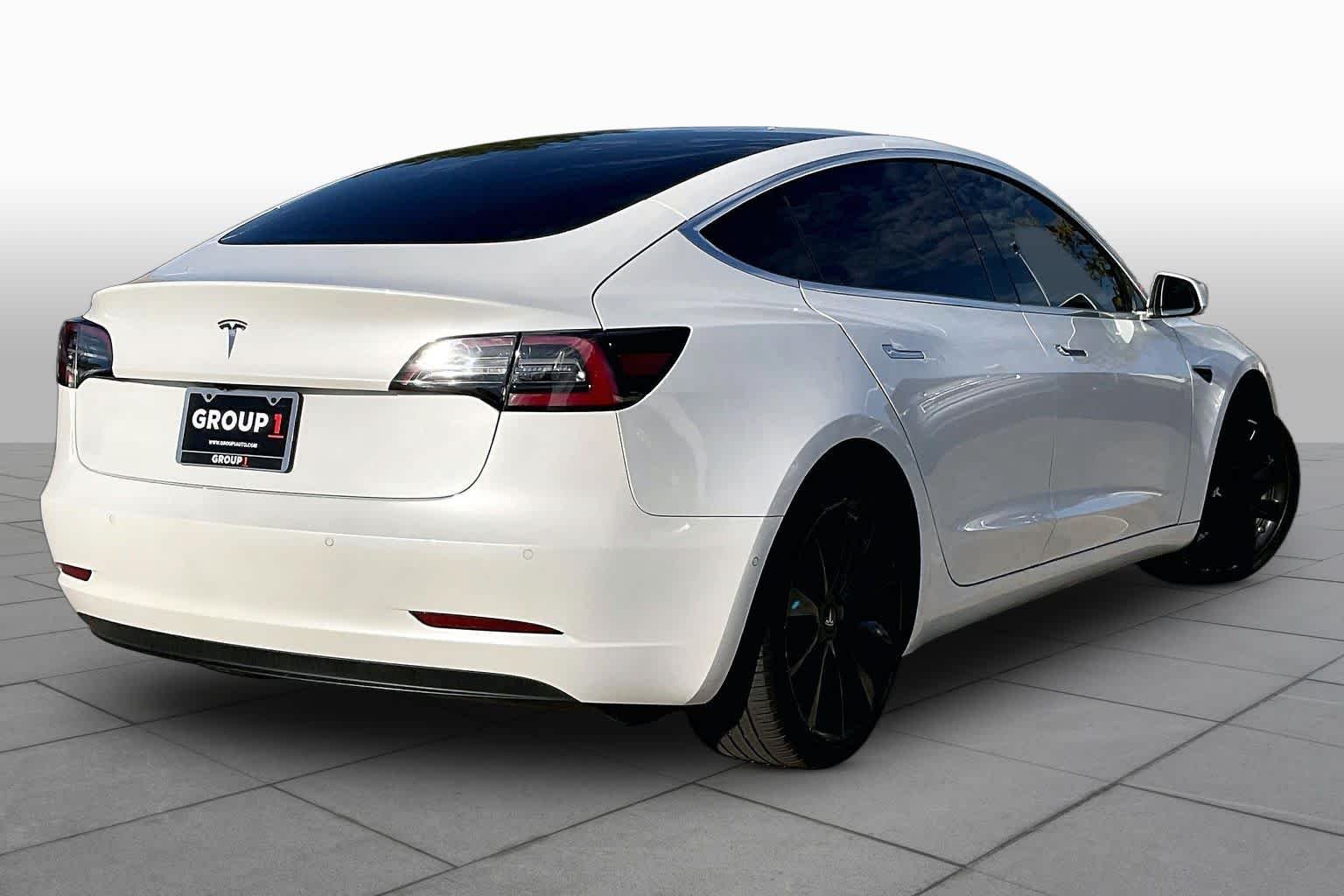 Used 2020 Pearl White Multi-Coat Tesla Standard Range image 10