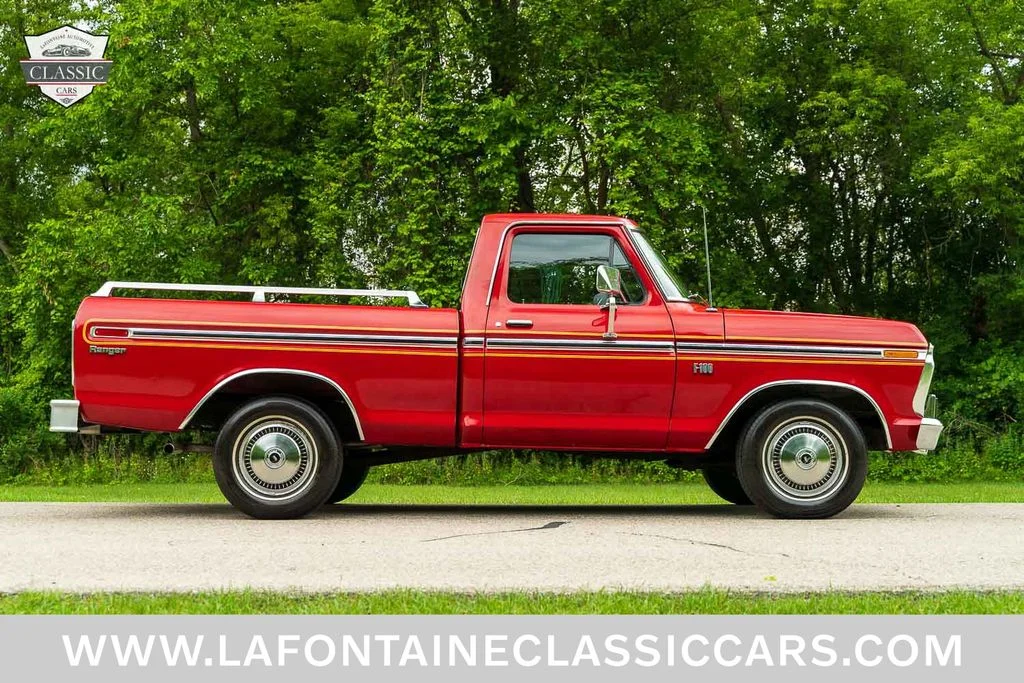 Used 1975 Red Ford  image 11