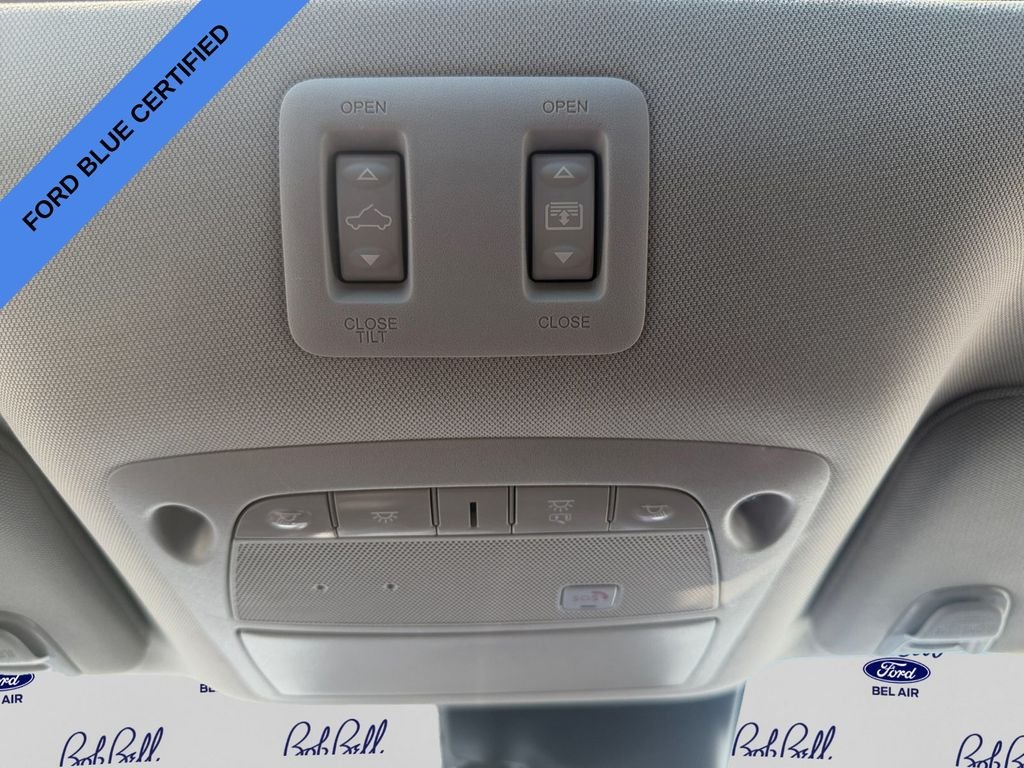 Used 2019 White Nissan Platinum image 21