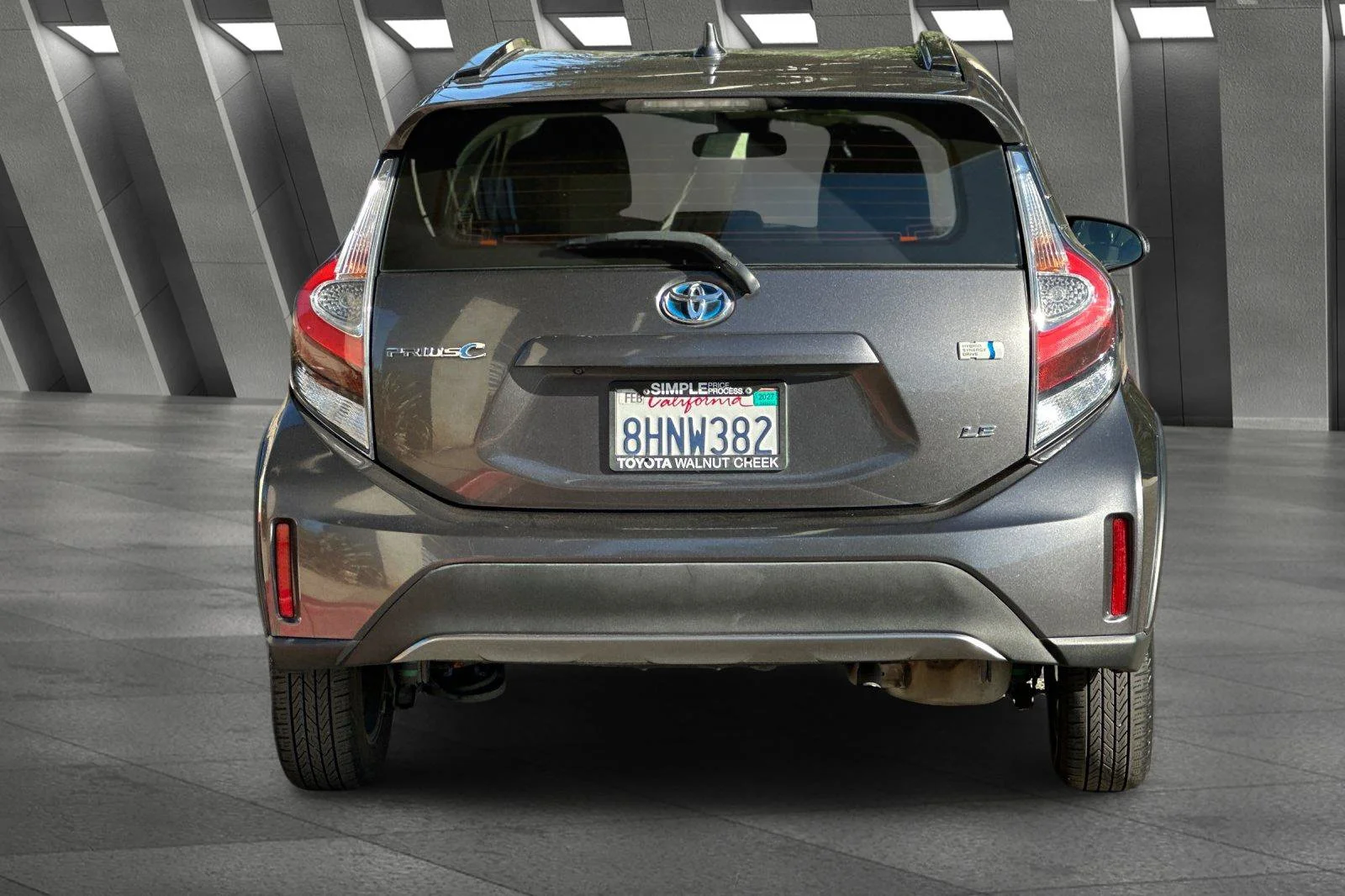 Used 2019 Gray Toyota LE image 11