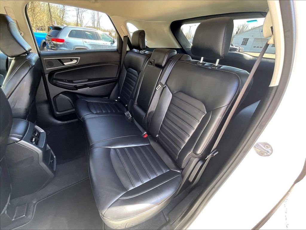 Used 2024 White Ford SEL image 25