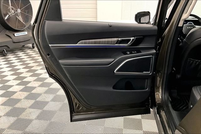 Used 2025 Dark Moss Kia SX-Prestige image 23