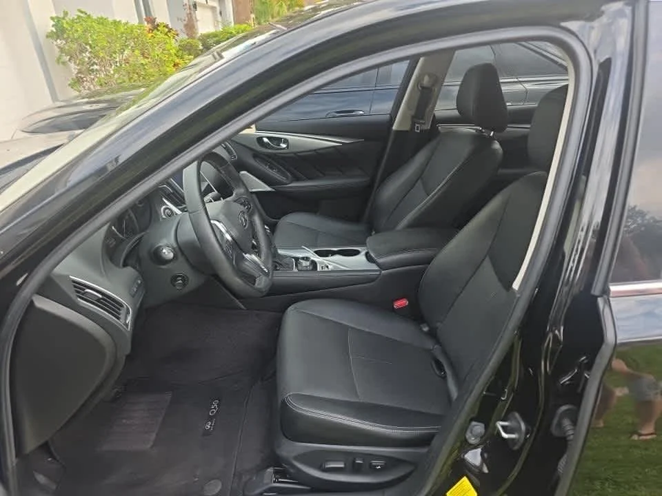 Certified Used 2023 Black Obsidian INFINITI LUXE image 8