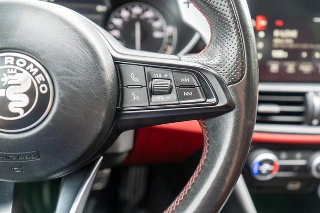 Used 2021 White Alfa Romeo Ti Sport image 34