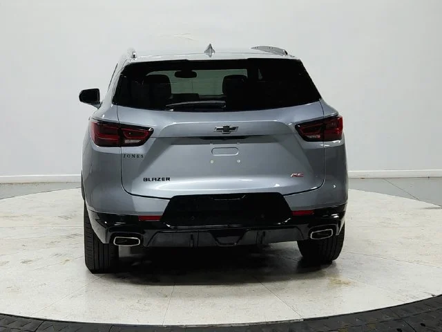 Used 2025 Sterling Gray Metallic Chevrolet RS image 7