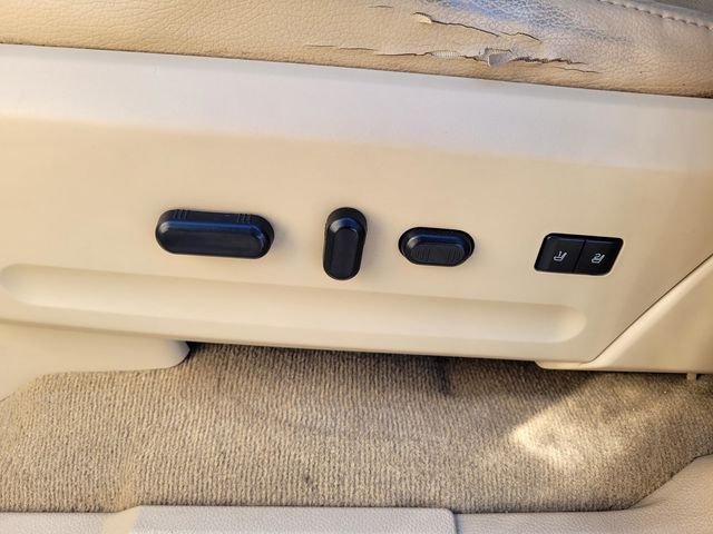 Used 2013 White Ford XLT image 11