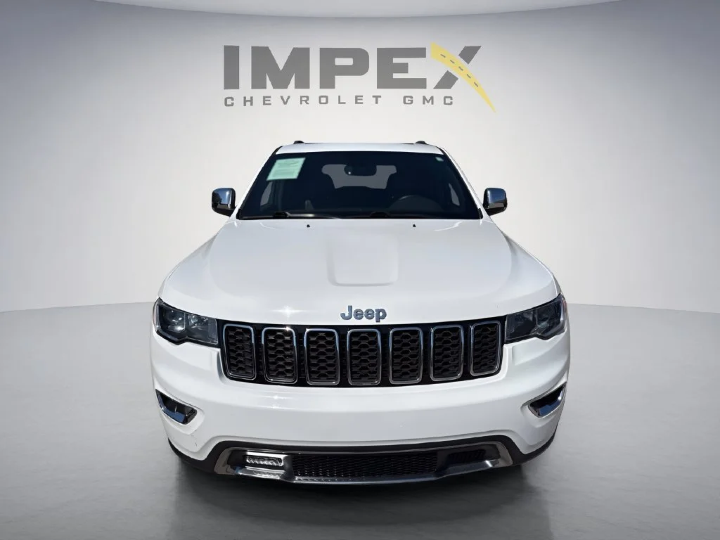 Used 2022  Jeep Limited image 8