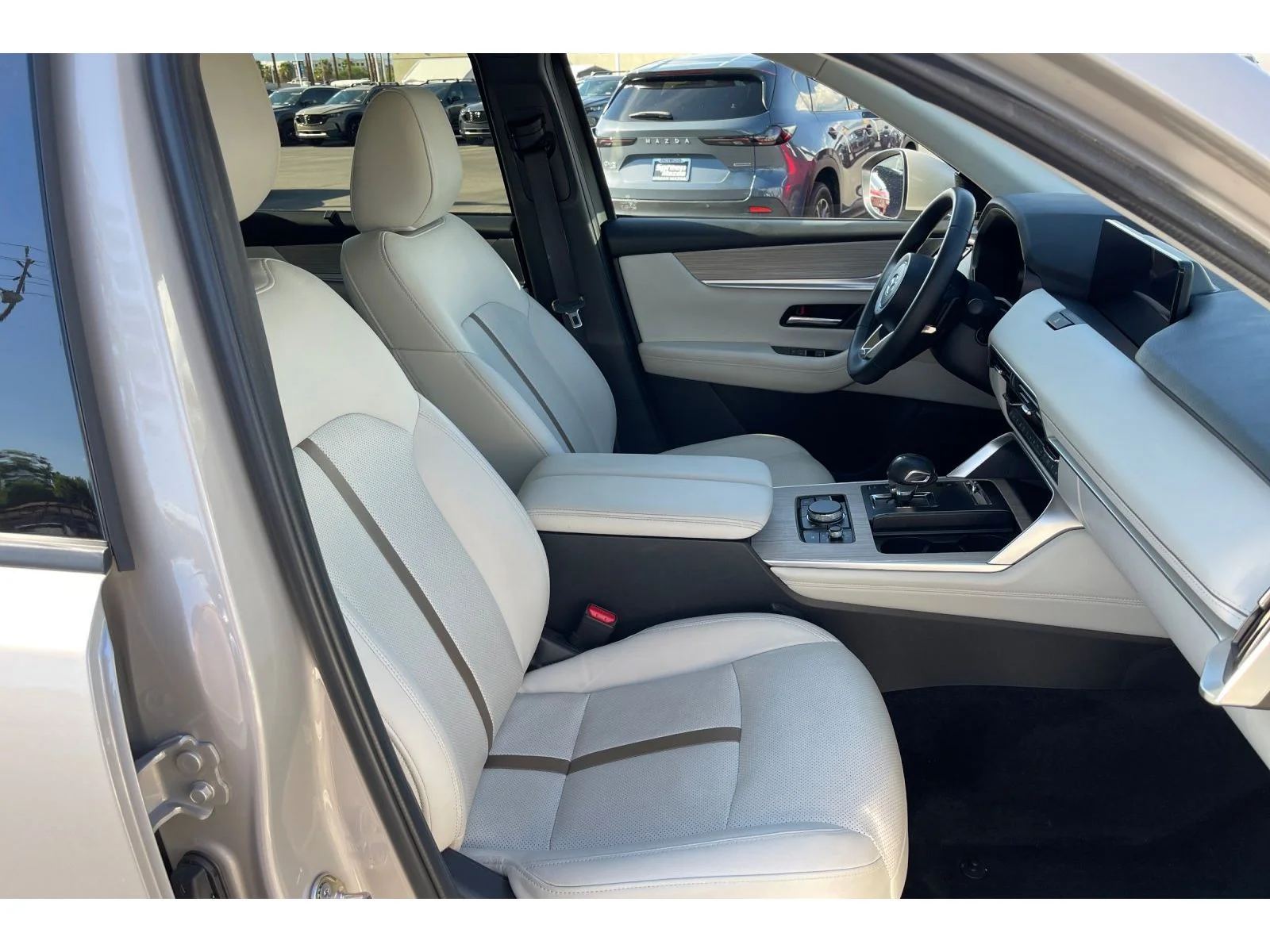 Used 2024 PLATINUM QUARTZ Mazda Premium Plus image 20