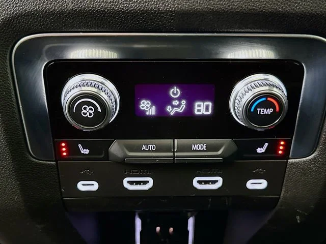 Used 2021 Black GMC Denali image 28