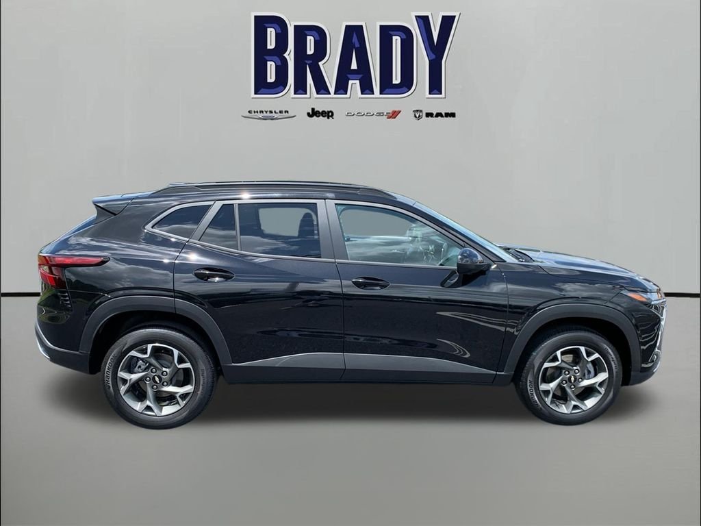 Used 2026 Black Chevrolet LT image 8