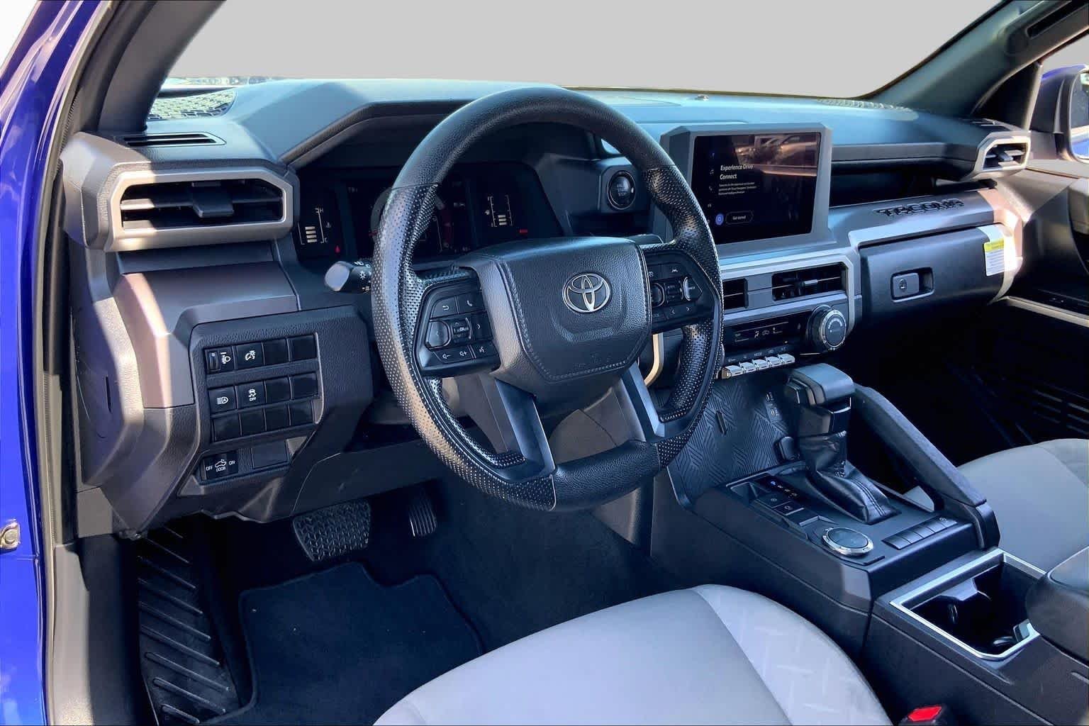 Used 2025 Blue Crush Metallic Toyota SR5 image 17