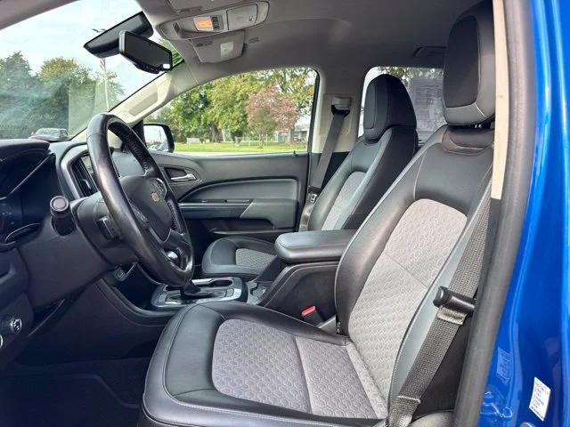 Used 2020 Blue Metallic Chevrolet Z71 image 11