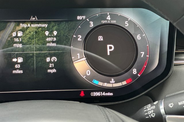 Used 2024 Gray Land Rover SE image 26