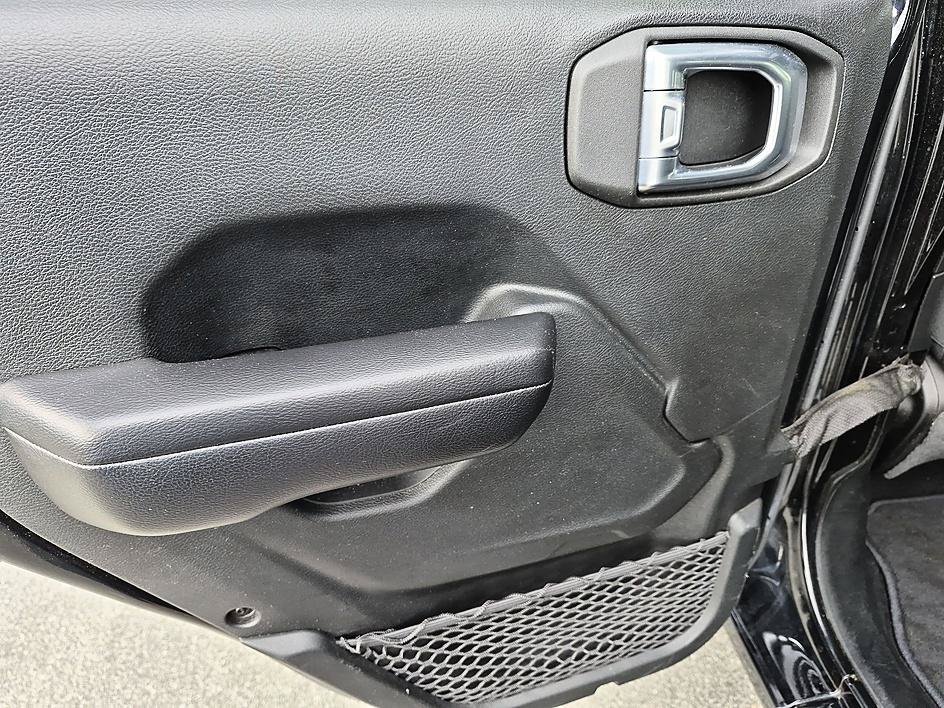 Used 2021 Black Clearcoat Jeep Unlimited Sport Altitude image 27