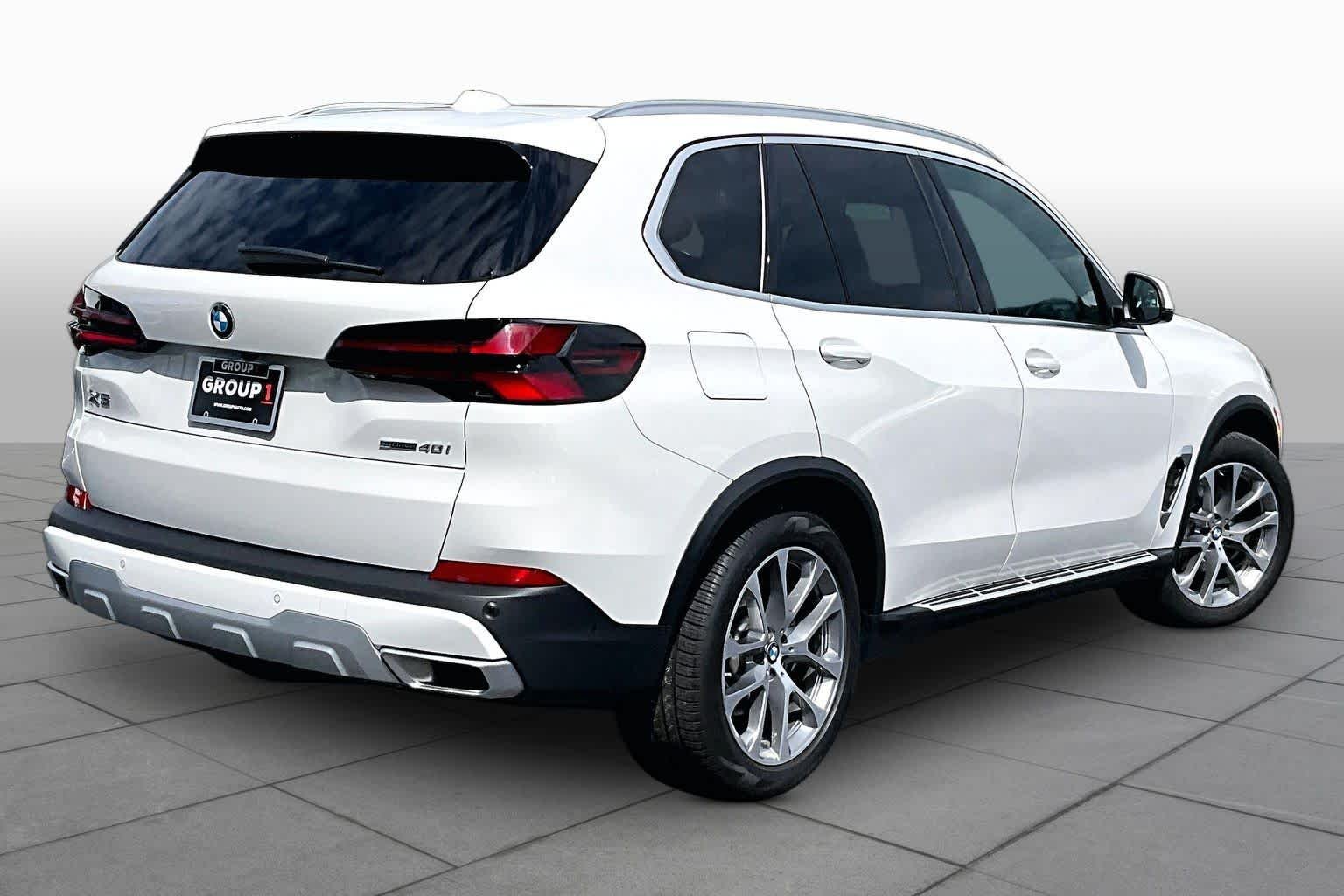Used 2026 Alpine White BMW sDrive40i image 26