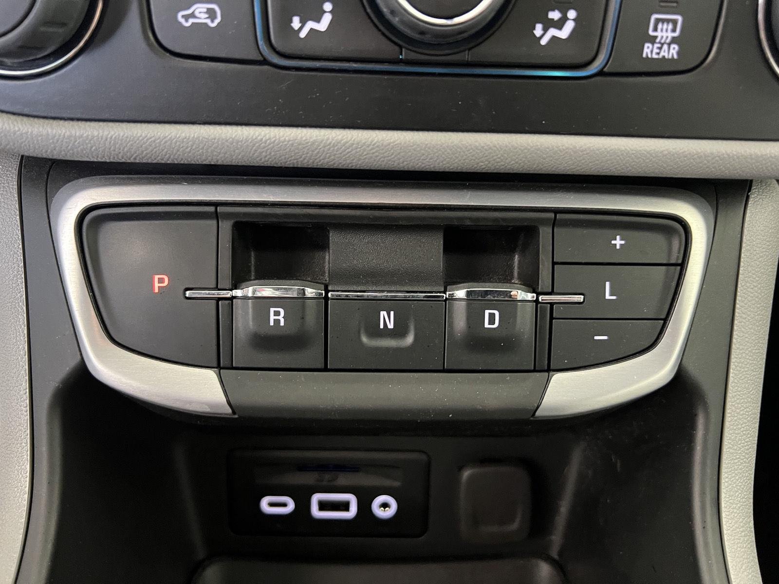 Used 2024 Downpour Metallic GMC SLT image 18