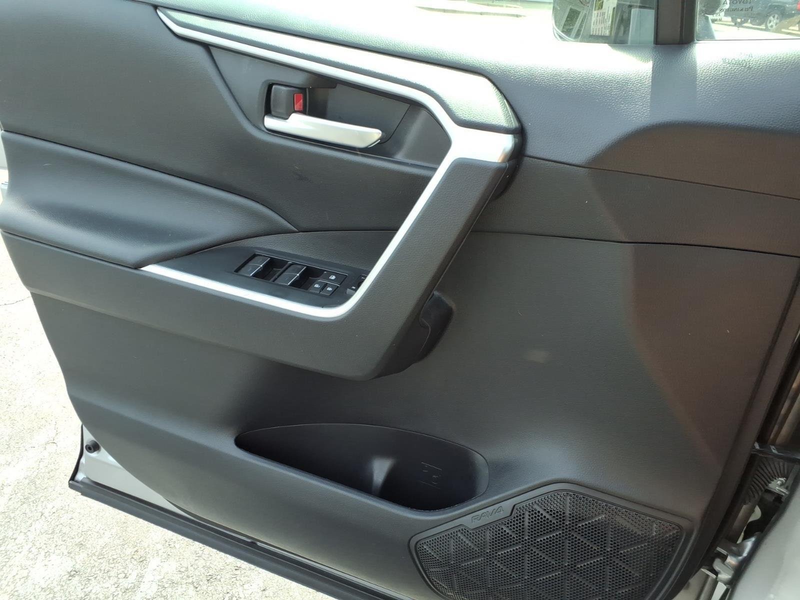 Used 2023 Silver Sky Metallic Toyota XLE Premium image 28