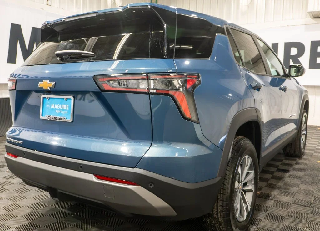 New 2027 Lakeshore Blue Metallic Chevrolet LT image 5