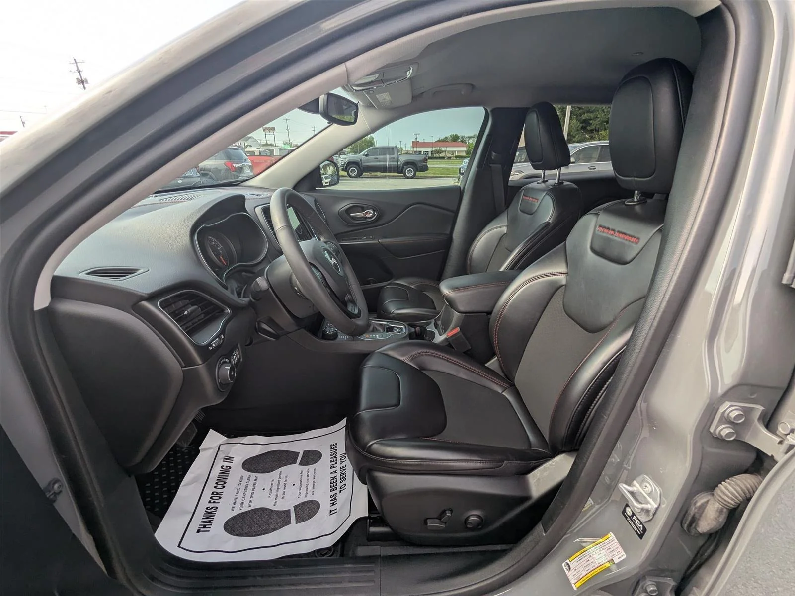 Used 2022 GRAY Jeep Trailhawk image 21