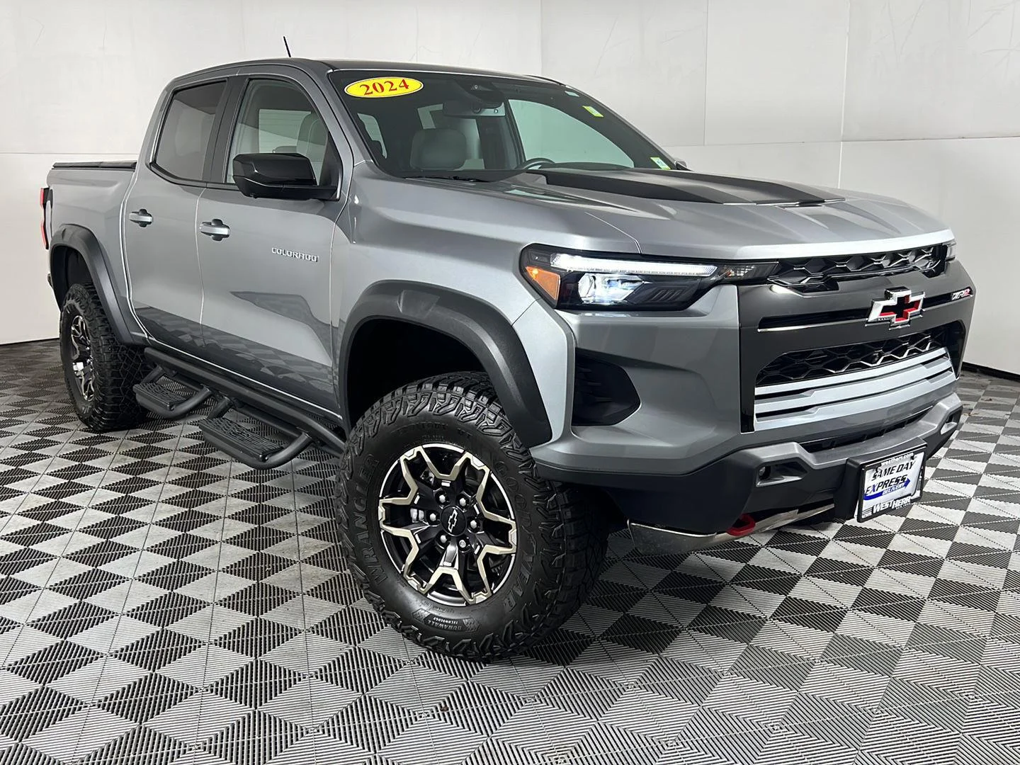 Used 2024 Sterling Gray Metallic Chevrolet ZR2 image 25