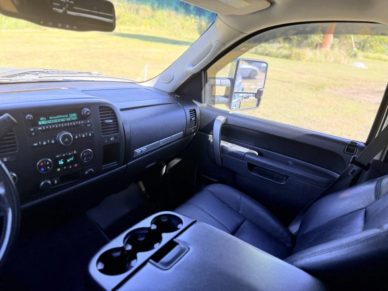 Used 2013 Silver Chevrolet LT 4x4 4dr Crew Cab 5.8 ft. SB image 23