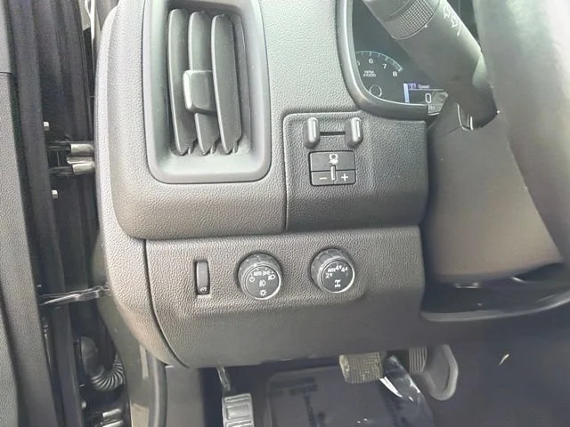 Used 2018 Deepwood Green Metallic Chevrolet 4WD LT image 25