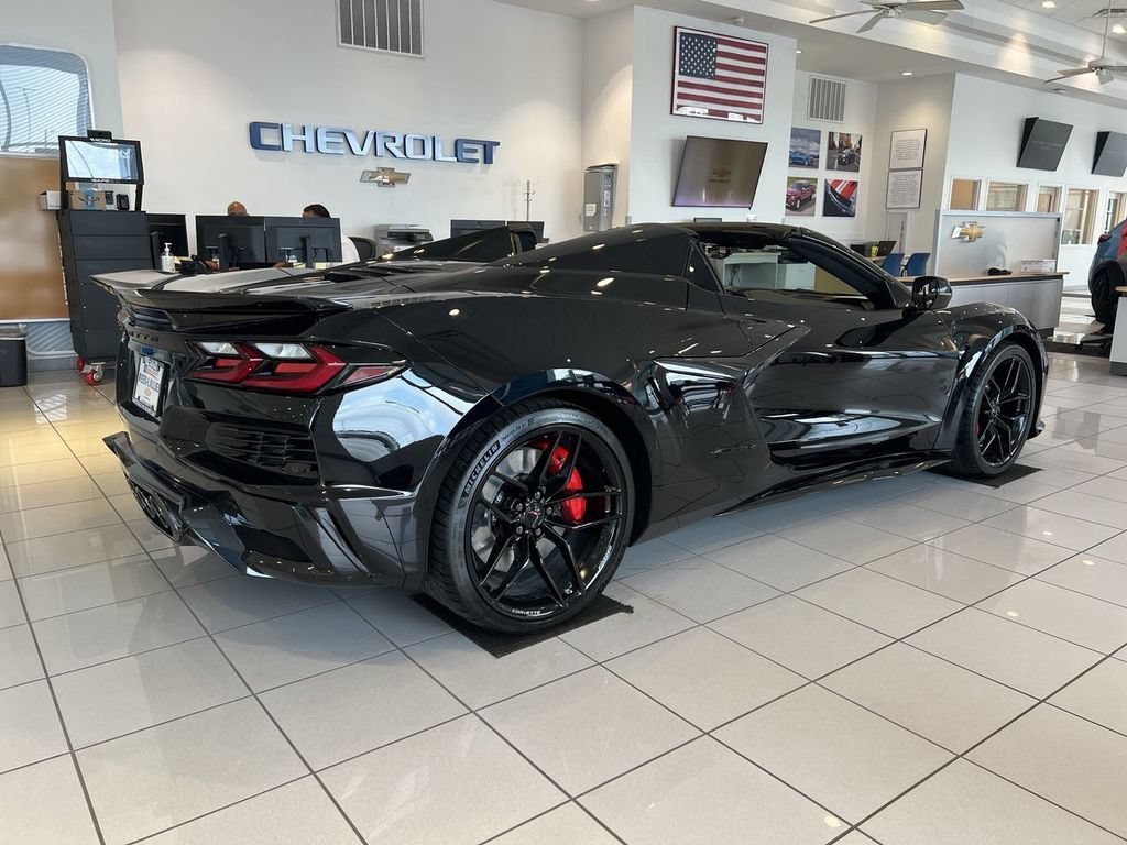 2027 Chevrolet Corvette 3LZ - Photo 8