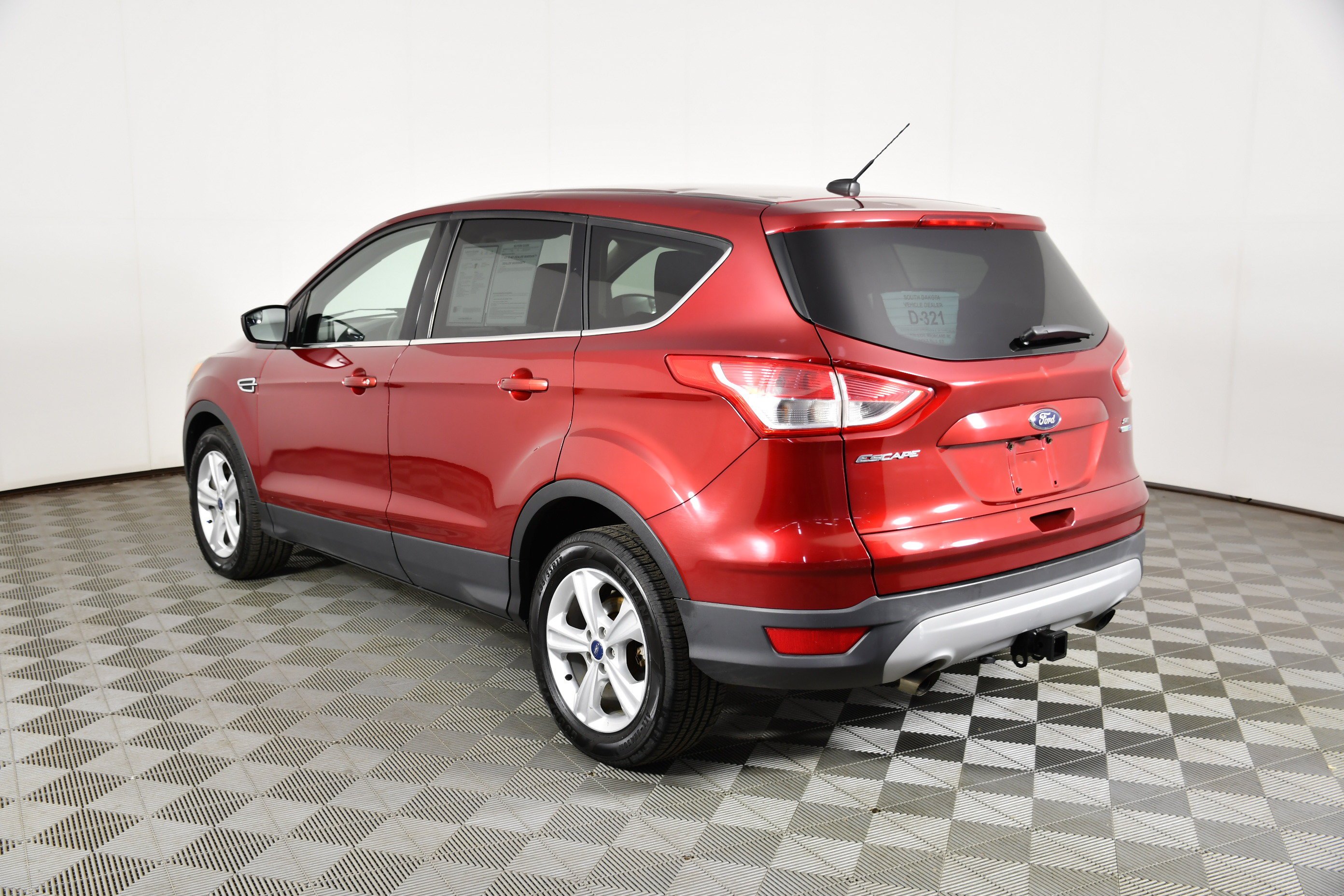 Used 2015 Ruby Red Metallic Ford SE image 8