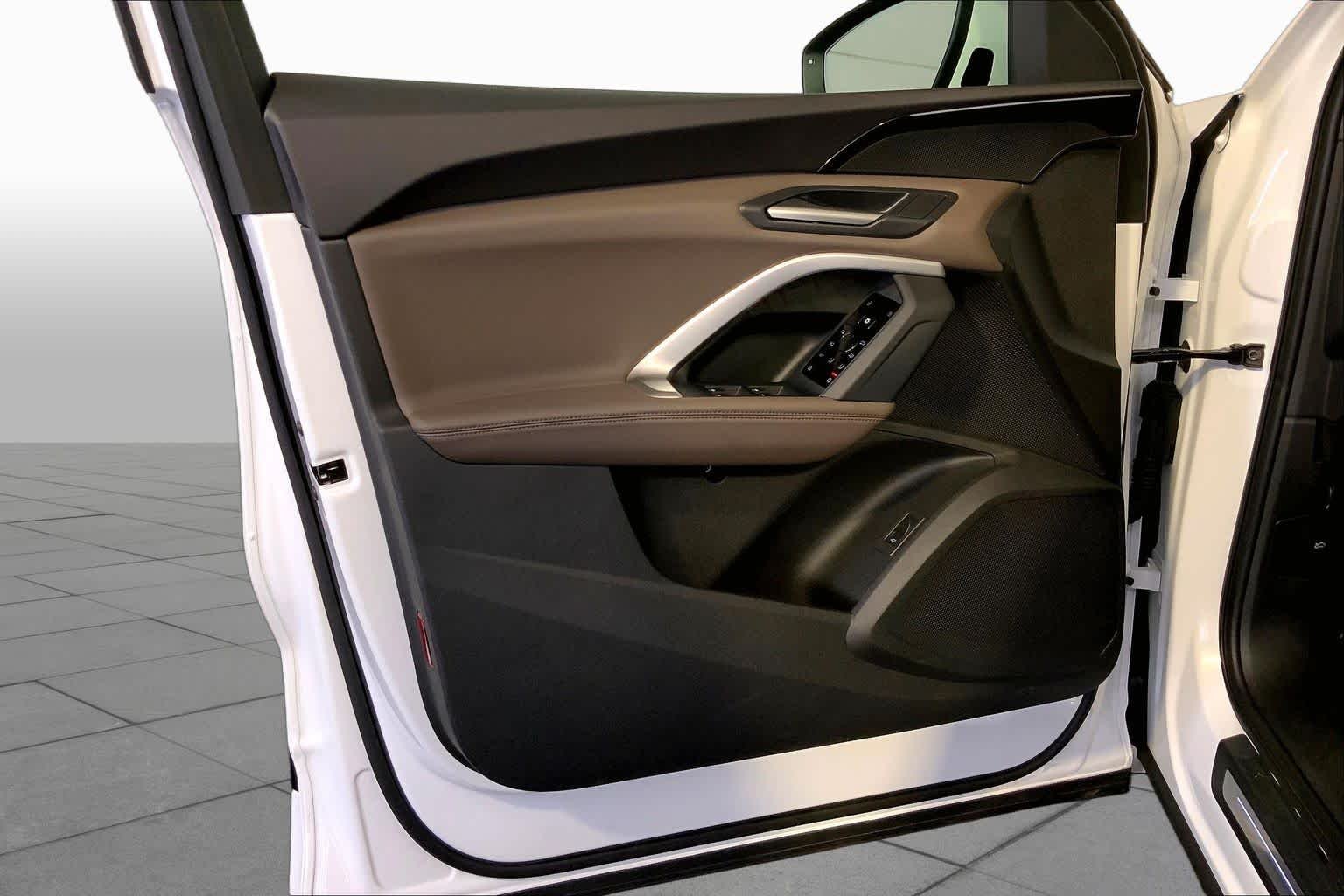 Used 2025 Arkona White Audi Premium image 22