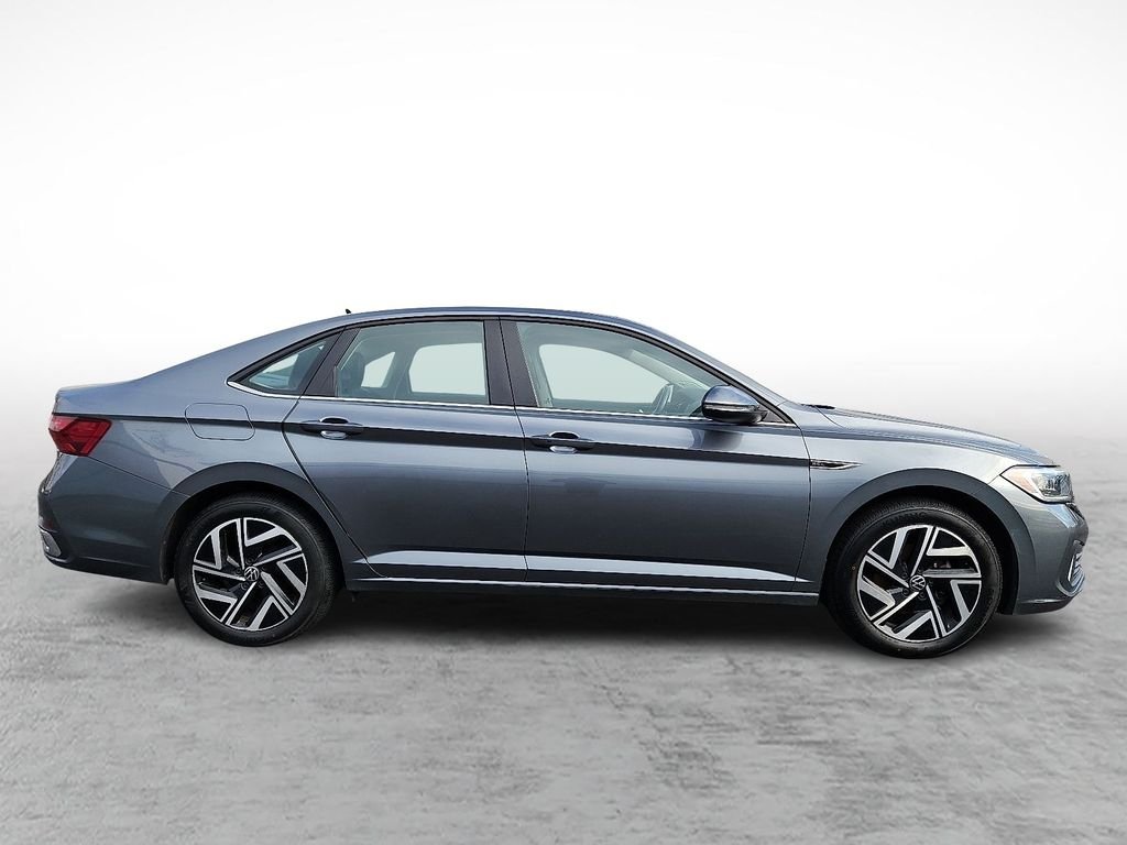Used 2022 Gray Volkswagen 1.5T SEL image 7
