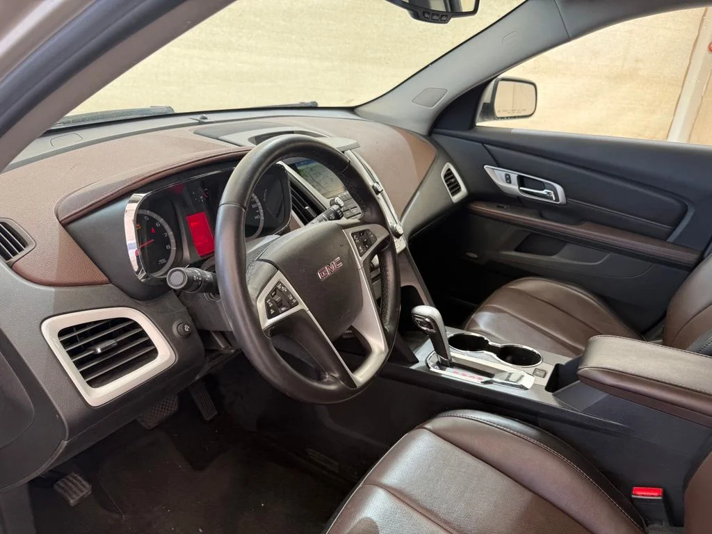 Used 2015 Champagne Silver Metallic GMC SLT-1 image 11