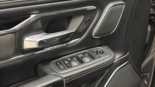 Used 2021 Crystal Metallic Ram Laramie image 20