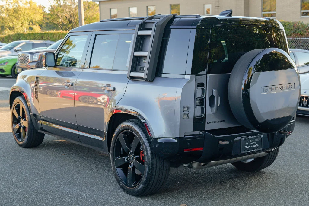 Used 2023 Gray Land Rover X image 5
