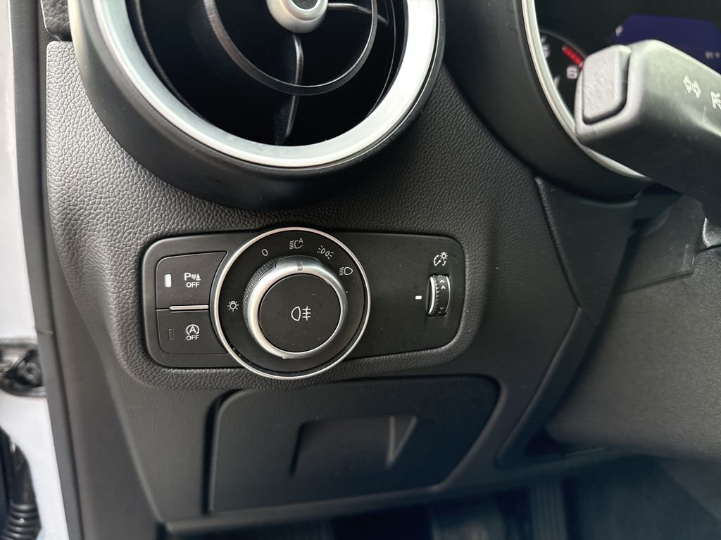Used 2021 White Alfa Romeo Sprint image 18