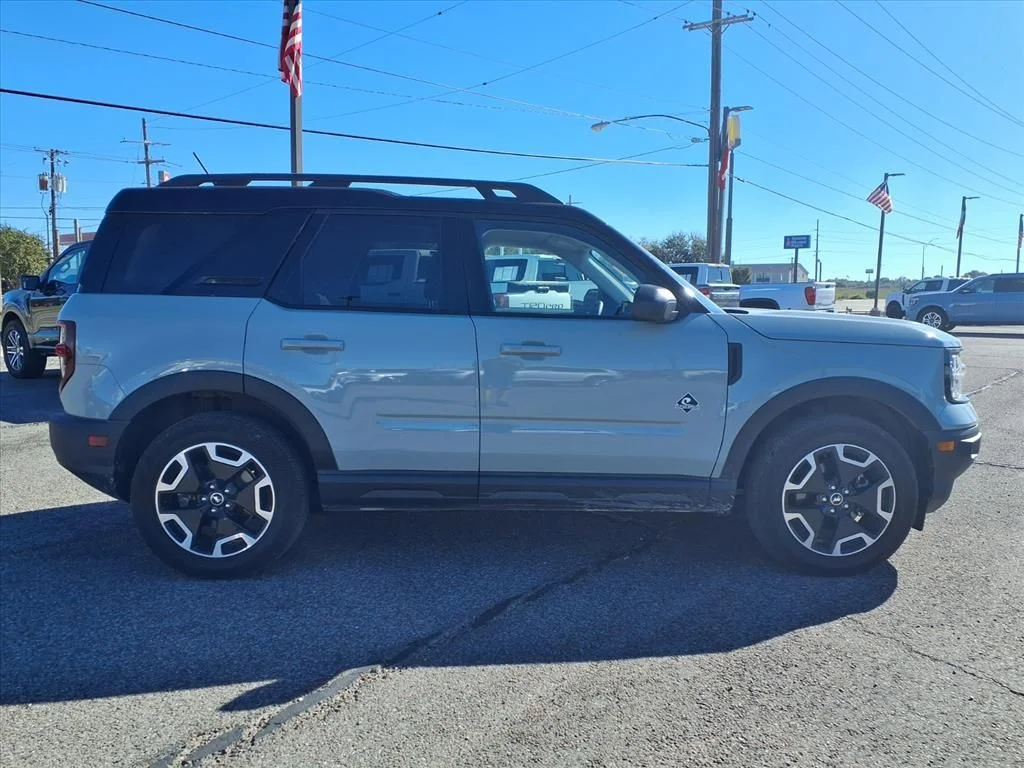 Used 2024 Green Ford Outer Banks image 19