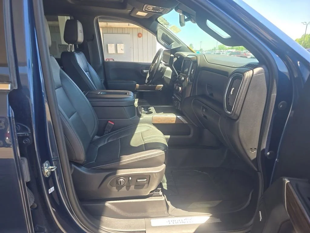 Used 2020 Blue Chevrolet High Country image 13