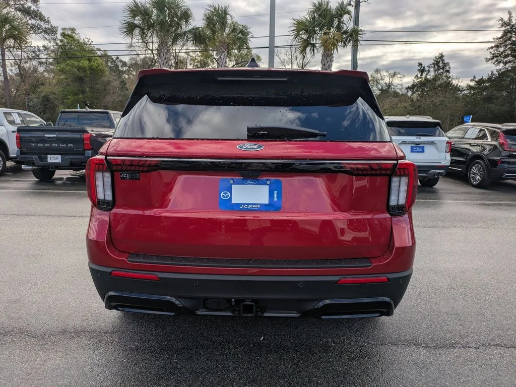 New 2026 Rapid Red Metallic Tinted Clearcoat Ford ST-Line image 5