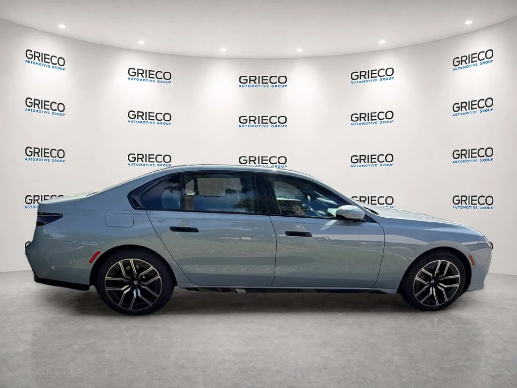 Used 2025 Gray BMW 740i image 6