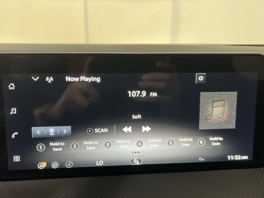 2026 Nissan KICKS SR - Photo 12