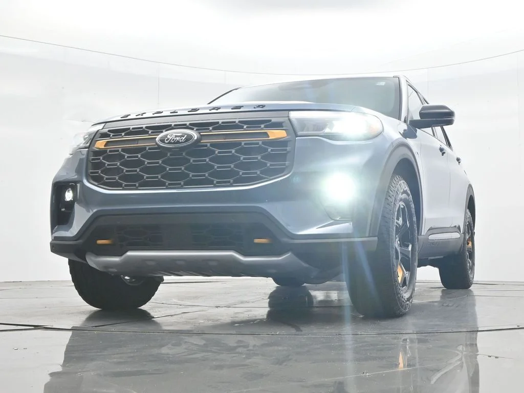 New 2026 Vapor Blue Metallic Ford Tremor® image 43