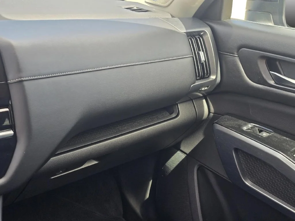 Used 2023 Black Nissan SL image 18