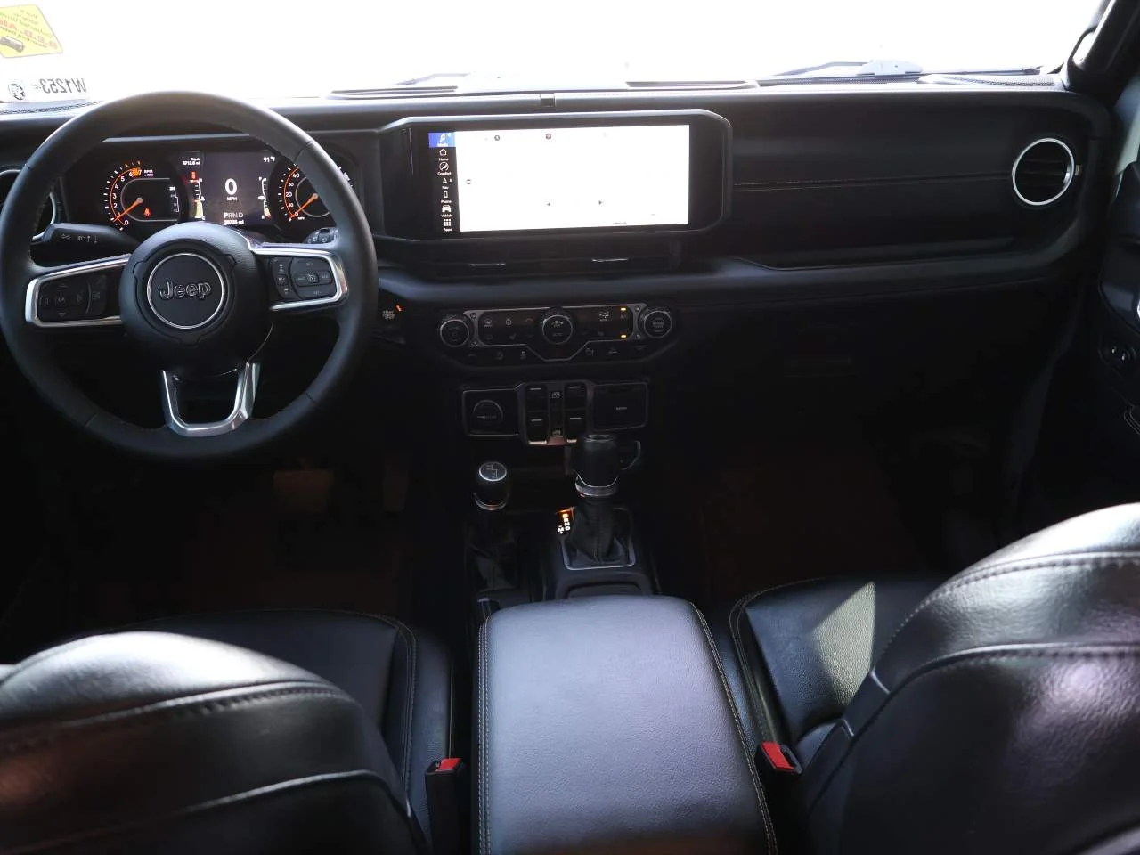 Used 2024 Silver Zynith Clear Coat Jeep Sahara image 12