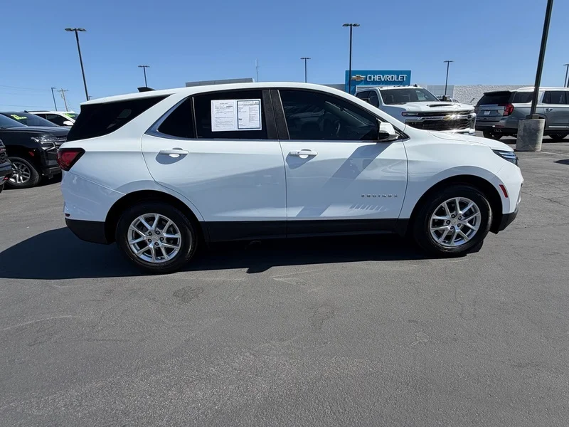 Used 2024 Summit White Chevrolet LT image 2