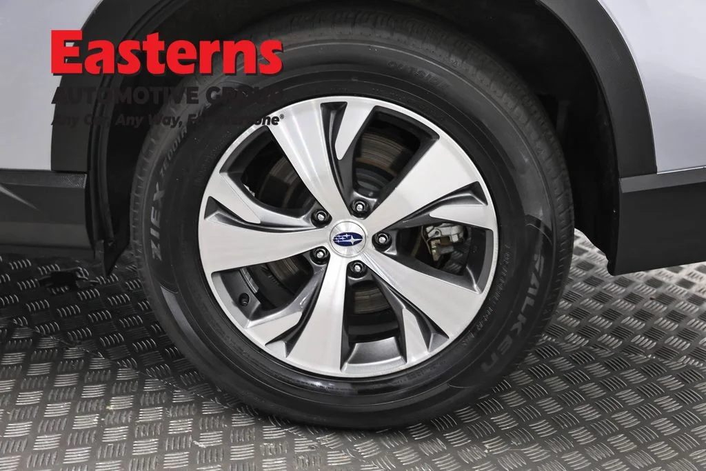 Used 2025 Silver Subaru Premium image 33