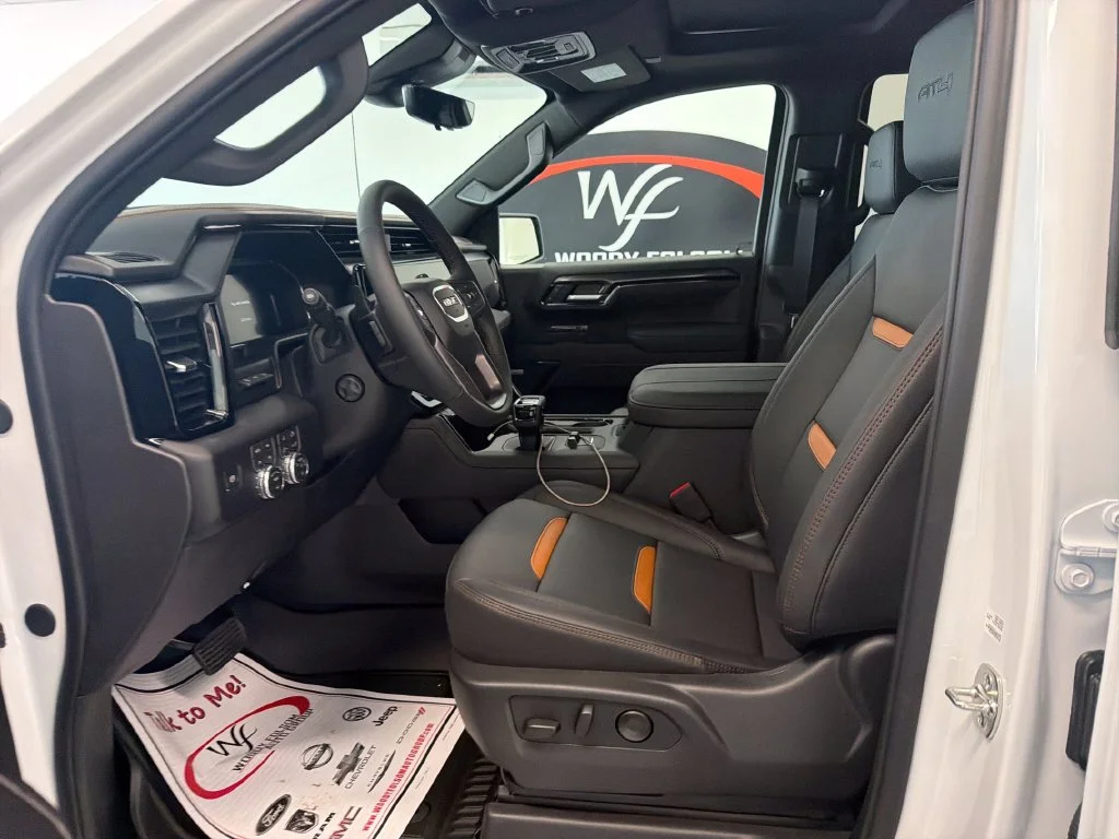 New 2026 Summit White GMC AT4 image 9