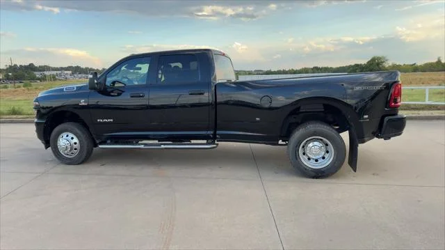 New 2026 Diamond Black Crystal Pearl-Coat Exterior Paint RAM Big Horn image 5