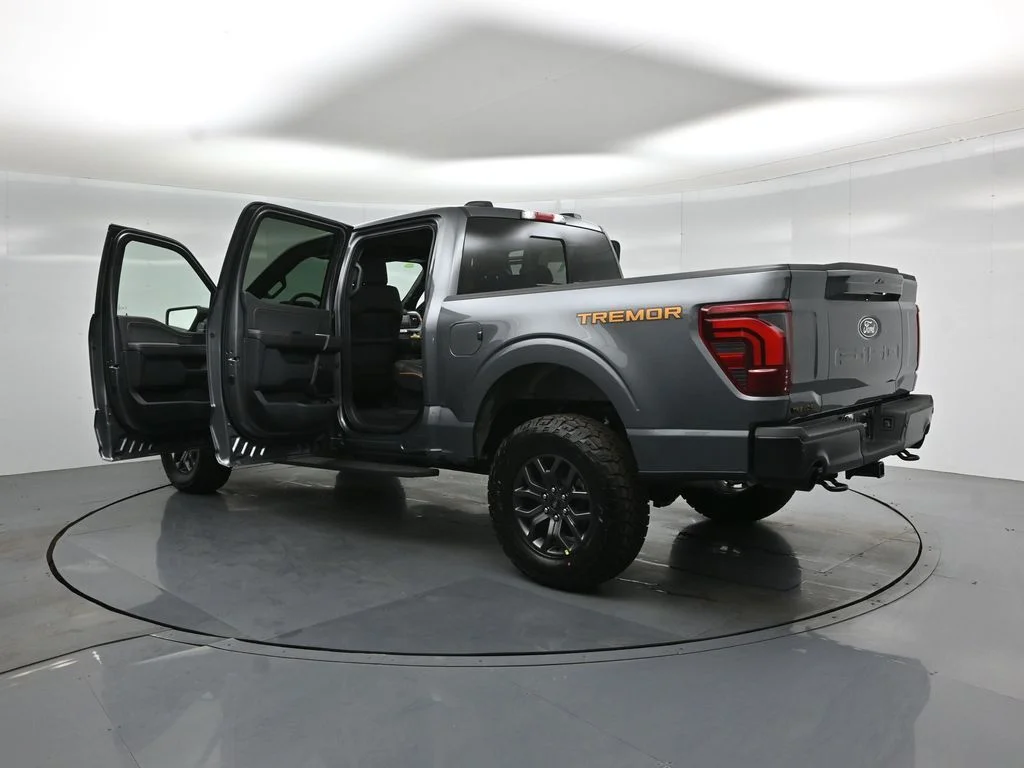 New 2026 Carbonized Gray Metallic Ford Tremor image 33